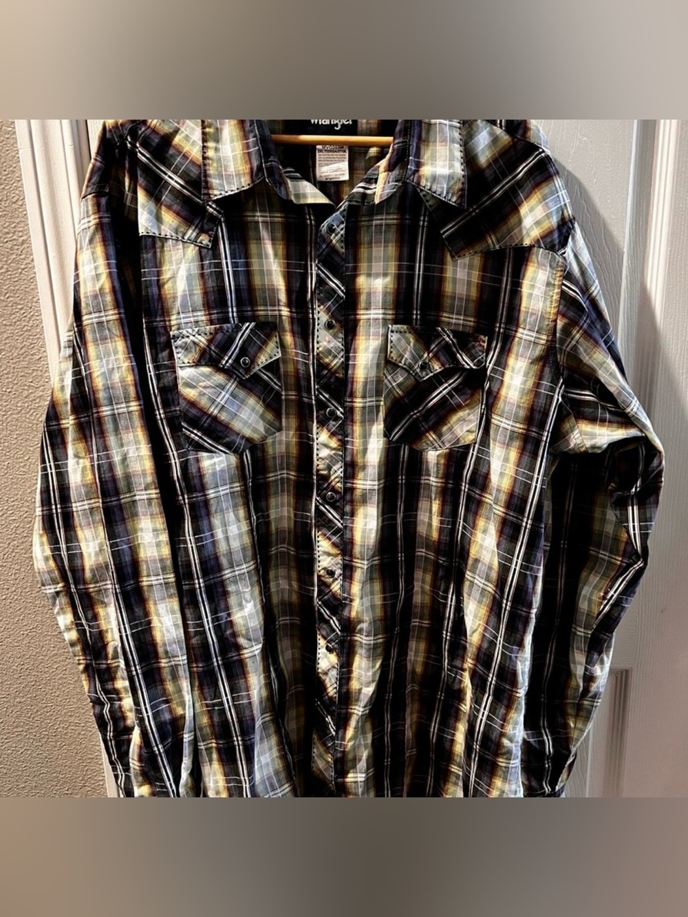 Wrangler Retro Plaid Button-Down Shirt